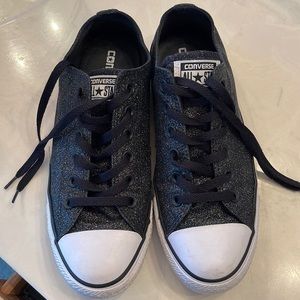 Converse woman shoe